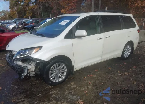 2015 Toyota Sienna Xle/Limited z USA, uszkodzony, nr VIN 5TDYK3DC1FS665322